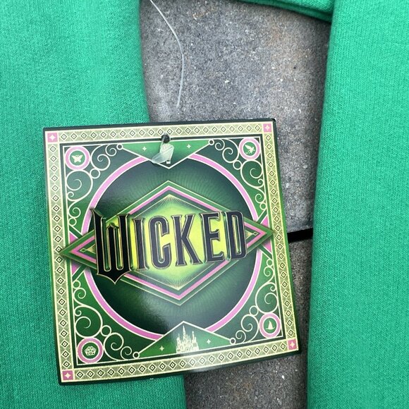 WICKED Embroidered Glinda & Elphaba Green Sweatshirt Womens Sm NWT Crew neck - Picture 5 of 11